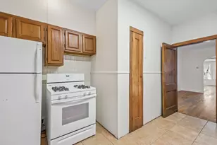 2244 W Argyle St, Chicago, IL 60625 - Photo 6