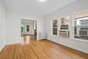 2244 W Argyle St, Chicago, IL 60625 - Photo 12