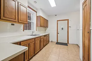 2244 W Argyle St, Chicago, IL 60625 - Photo 4