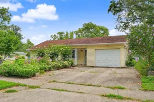 2601 Sheridan Dr, Champaign, IL 61821 - Photo 2