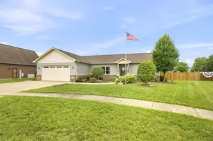 710 Pheasant Ln, Coal City, IL 60416 - Photo 2