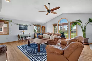 1722 Sharon Rd, Streator, IL 61364 - Photo 4