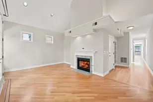 920 W Wolfram St, Chicago, IL 60657 - Photo 4