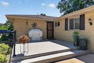 12 Marilla Park Rd, Streator, IL 61364 - Photo 2