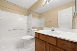 2041 Clarewood Ln, Mundelein, IL 60060 - Photo 8