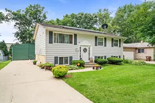 4327 Mayflower Ave, Rockford, IL 61109 - Photo 2