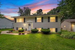 4327 Mayflower Ave, Rockford, IL 61109 - Photo 1