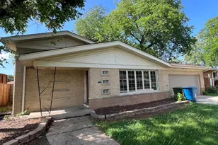 5504 Oak Center Dr, Oak Lawn, IL 60453 - Photo 2
