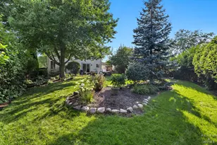 624 Lorree Ln, Lake in the Hills, IL 60156 - Photo 28