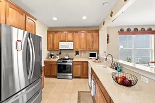 13270 Canary Ln, Huntley, IL 60142 - Photo 4