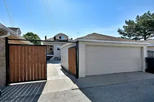2924 N Linder Ave, Chicago, IL 60641 - Photo 8