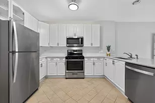 135 S York St, Elmhurst, IL 60126 - Photo 8
