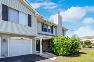 385 Coventry Ct, Clarendon Hills, IL 60514 - Photo 2