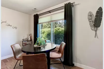 385 Coventry Court #385, Clarendon Hills, IL 60514 - Photo 6