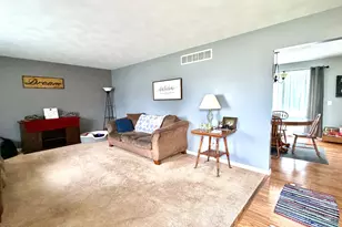 25445 Indian Ridge Rd, Sterling, IL 61081 - Photo 8