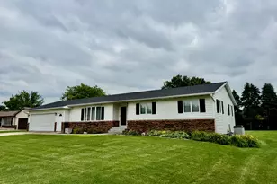 25445 Indian Ridge Rd, Sterling, IL 61081 - Photo 34