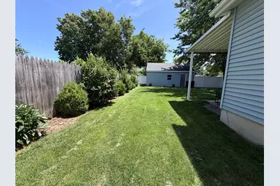1914 N Lasalle Street, Ottawa, IL 61350 - Photo 16