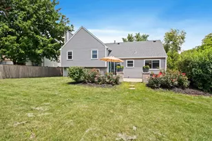 2201 Pontiac Cir, Naperville, IL 60565 - Photo 42