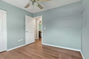 2201 Pontiac Cir, Naperville, IL 60565 - Photo 20