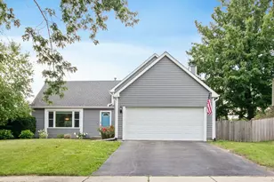 2201 Pontiac Cir, Naperville, IL 60565 - Photo 2