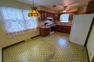 12850 S Commercial Ave, Chicago, IL 60633 - Photo 2