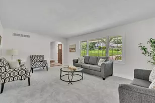135 Sherwood Dr, Geneseo, IL 61254 - Photo 6