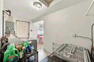 2121 S 14th Ave, Broadview, IL 60155 - Photo 12