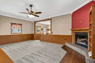 718 E Chestnut St, Monticello, IL 61856 - Photo 20