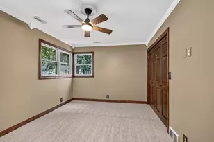 718 E Chestnut St, Monticello, IL 61856 - Photo 24