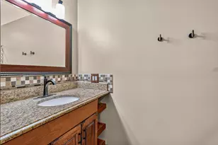 718 E Chestnut St, Monticello, IL 61856 - Photo 26