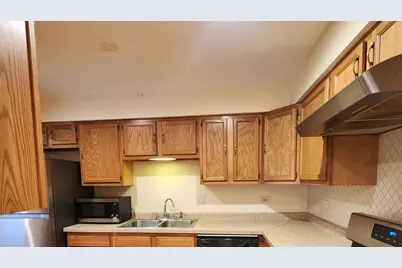 1102 Hinswood Drive #102, Darien, IL 60561 - Photo 6