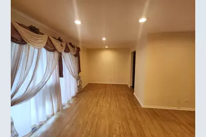 1102 Hinswood Drive #102, Darien, IL 60561 - Photo 4