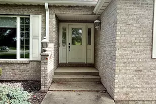 2202 Meadows Dr, Sterling, IL 61081 - Photo 6