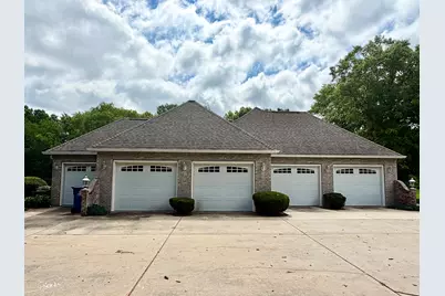 2202 Meadows Drive, Sterling, IL 61081 - Photo 4