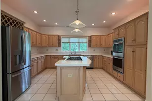 2202 Meadows Dr, Sterling, IL 61081 - Photo 12
