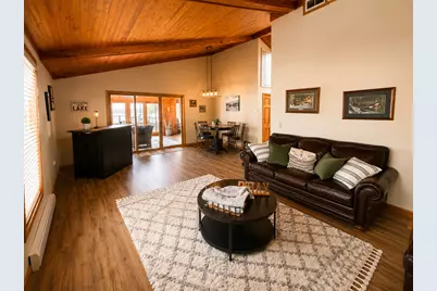 4122 W Lake Shore Drive, Wonder Lake, IL 60097 - Photo 10