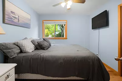 4122 W Lake Shore Drive, Wonder Lake, IL 60097 - Photo 18