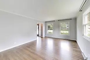 417 E Pebble Creek Rd, Palatine, IL 60074 - Photo 4