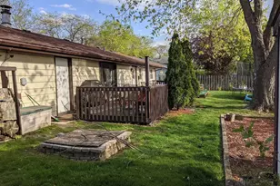 1210 N Fairlane Dr, Schaumburg, IL 60193 - Photo 14