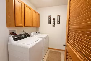 39082 Welsh Ln, Beach Park, IL 60083 - Photo 10