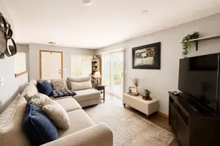 39082 Welsh Ln, Beach Park, IL 60083 - Photo 4