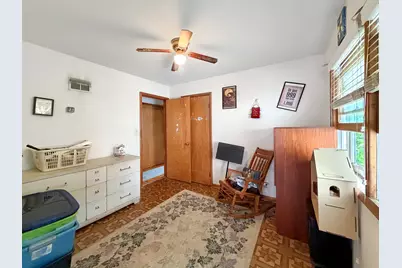 807 E Illinois Street, Freeport, IL 61032 - Photo 16