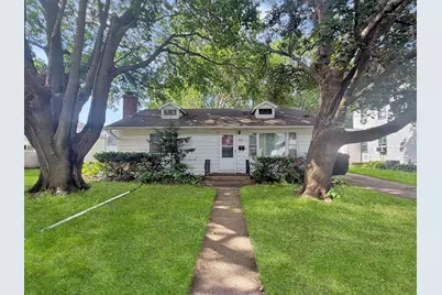 807 E Illinois Street, Freeport, IL 61032 - Photo 18