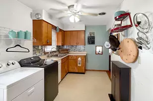 807 E Illinois St, Freeport, IL 61032 - Photo 6