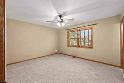 558 Barbary Lane, Woodstock, IL 60098 - Photo 16