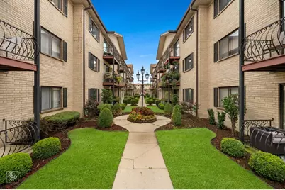 5151 N East River Road #332D, Chicago, IL 60656 - Photo 2