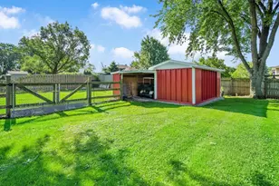 29W255 Lester St, West Chicago, IL 60185 - Photo 24