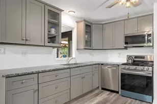 29W255 Lester St, West Chicago, IL 60185 - Photo 8