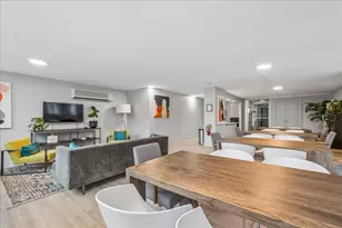 555 W Cornelia Ave, Chicago, IL 60657 - Photo 20