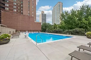 555 W Cornelia Ave, Chicago, IL 60657 - Photo 22